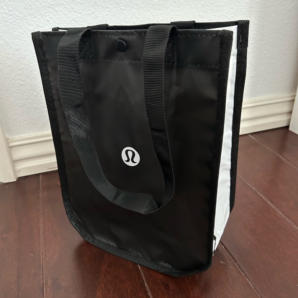 Lululemon bag